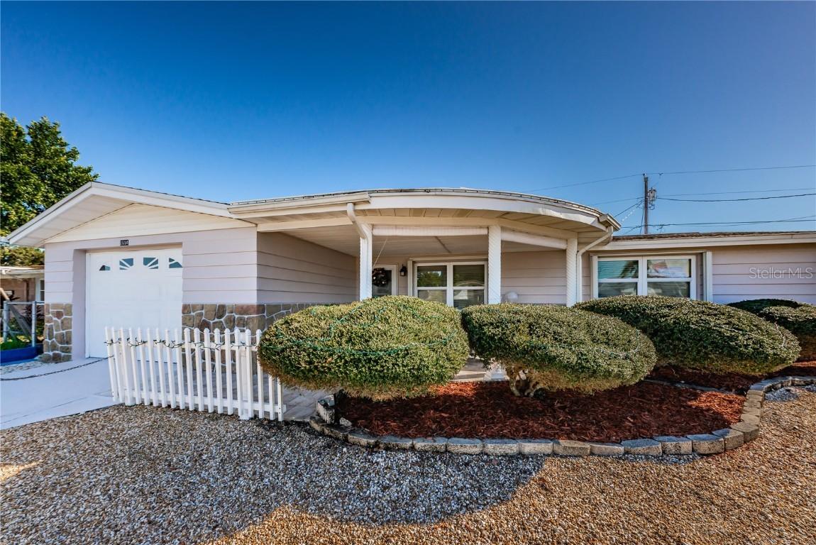1550 Derrick St., Holiday, FL 34690