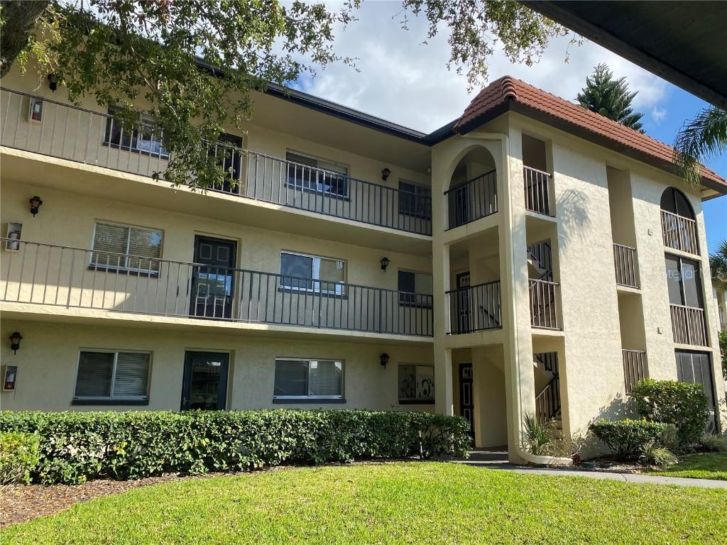 3077 Casa Del Sol Cir. #208, Clearwater, FL 33761