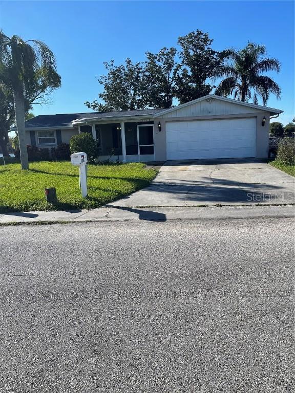 3240 Jackson Dr., Holiday, FL 34691