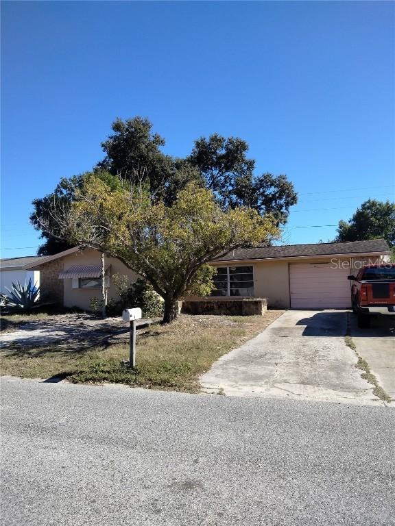3554 Devonshire Dr., Holiday, FL 34691