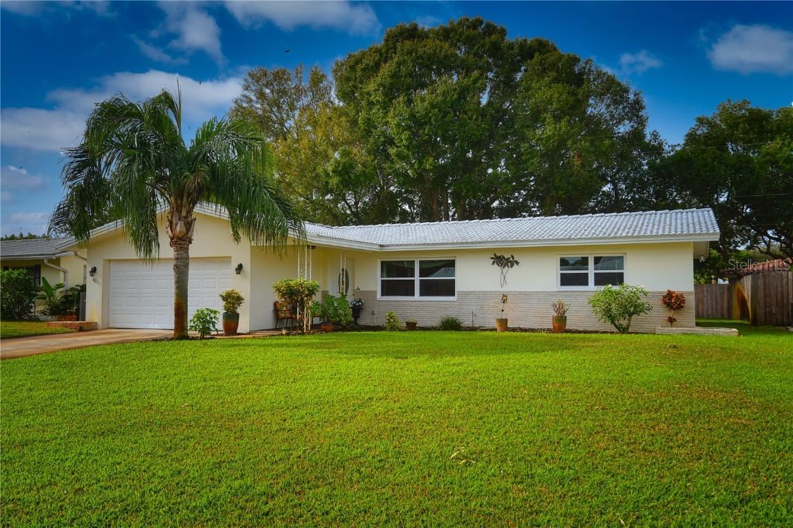 2348 Tudor Ln., Clearwater, FL 33763