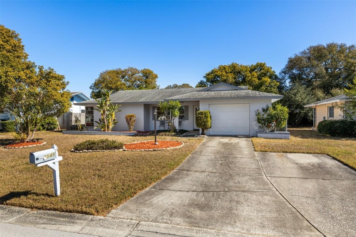 2545 Redwood Cir., Clearwater, FL 33763