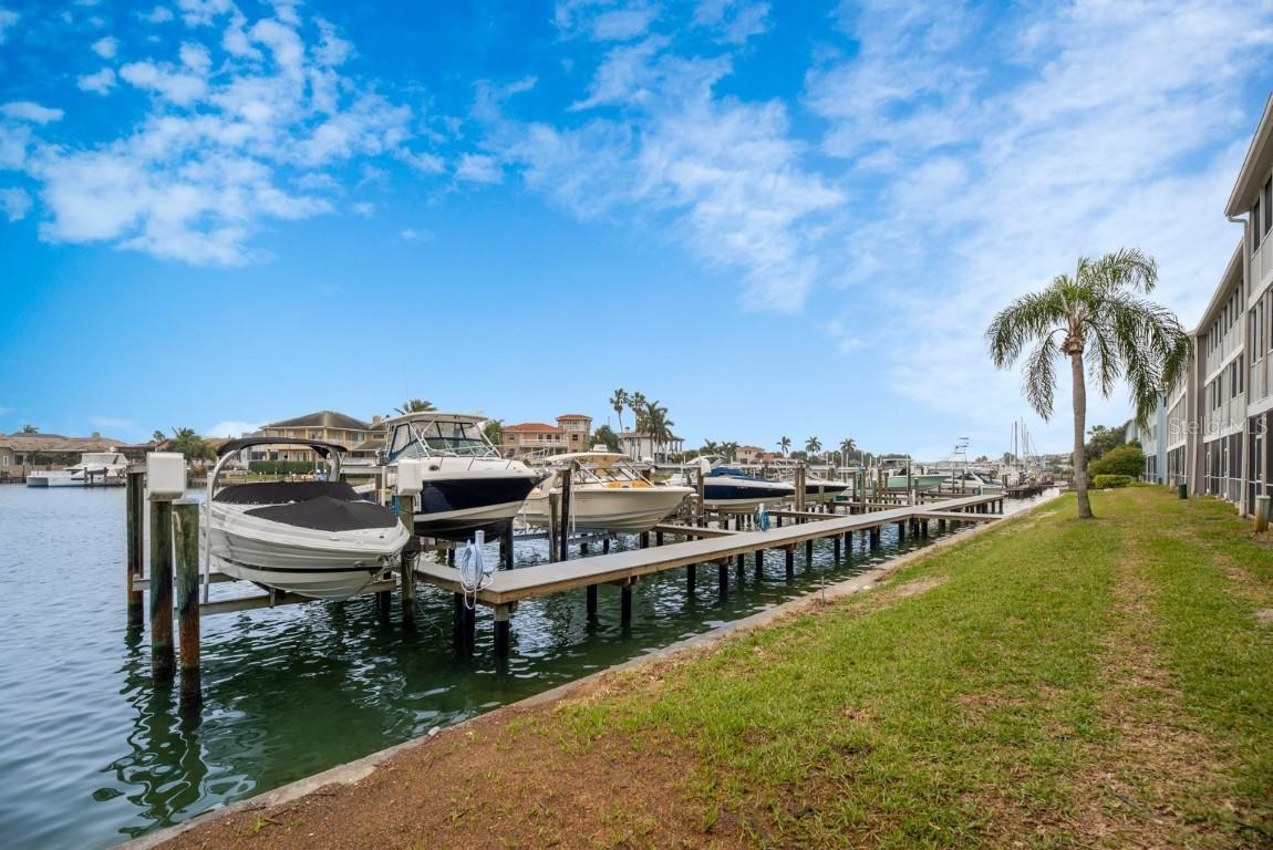 521 Pinellas Bayway #301, Tierra Verde, FL 33715