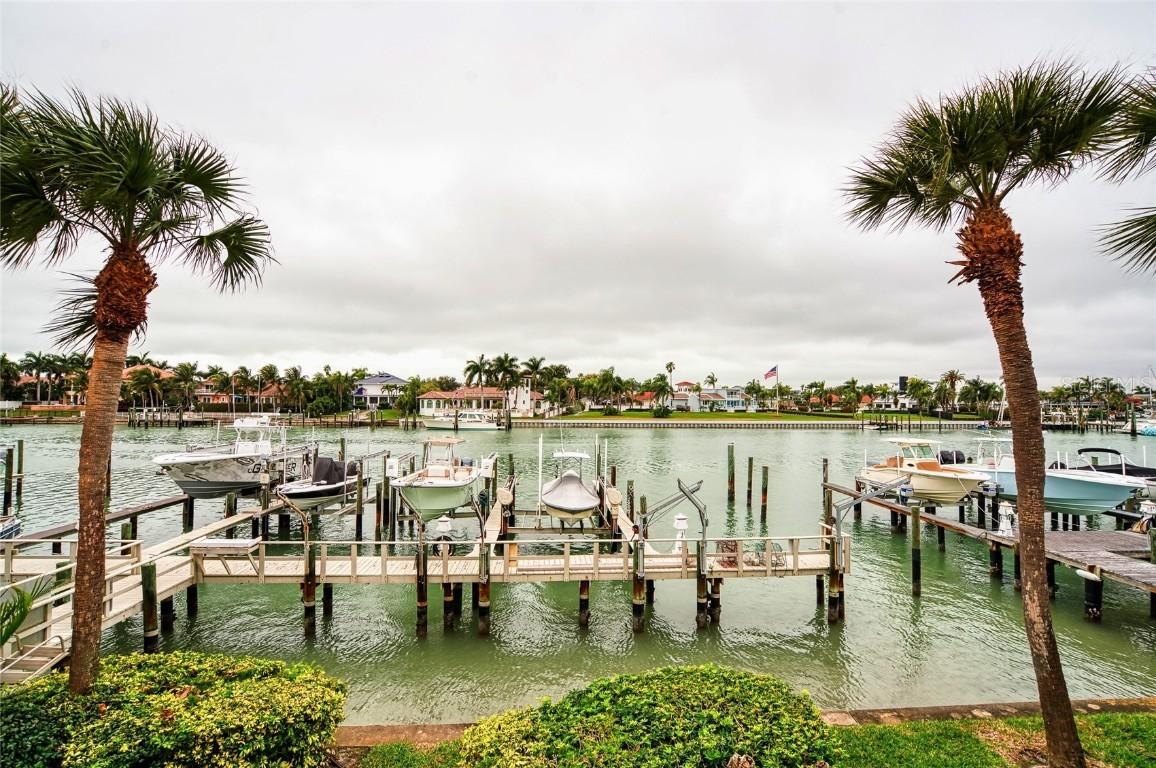 534 Pinellas Bayway #205, Tierra Verde, FL 33715