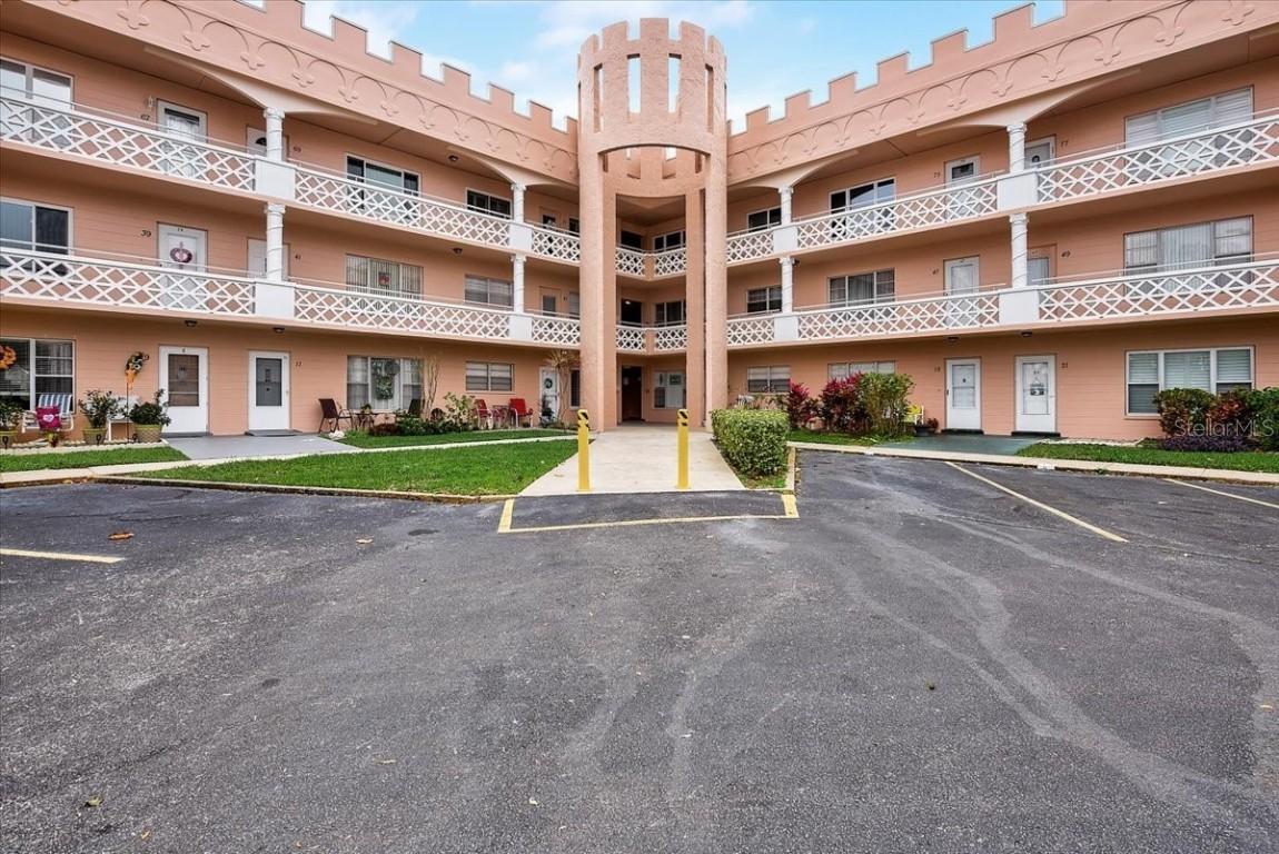 2457 Ecuadorian Way #25, Clearwater, FL 33763