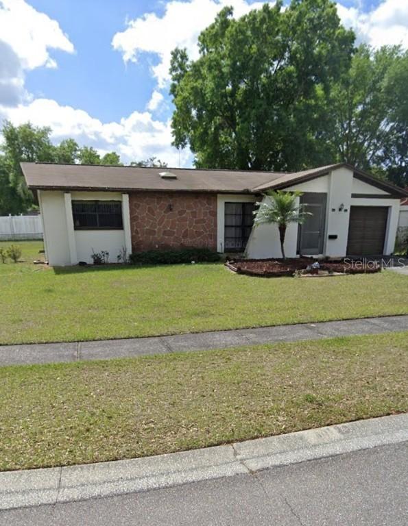 520 Falkirk Ave., Valrico, FL 33594