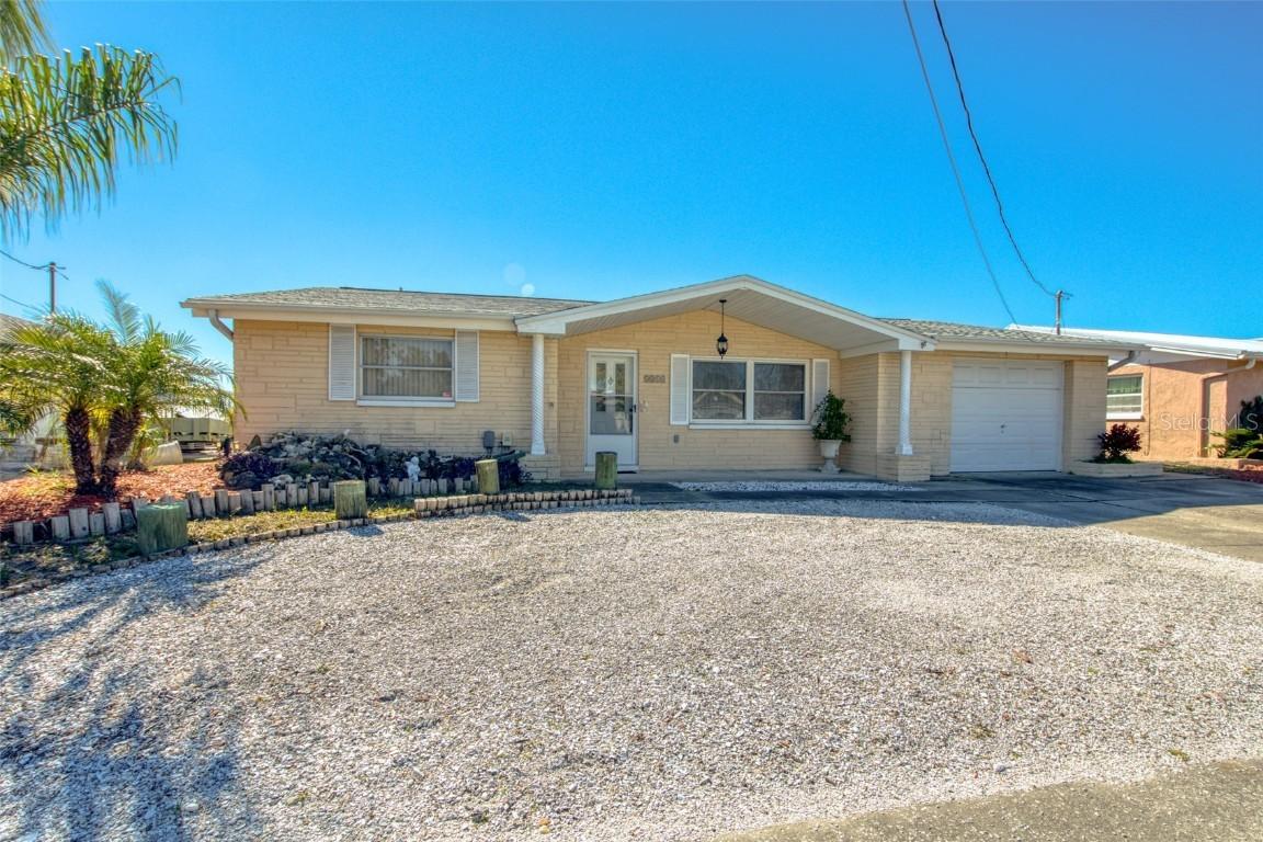 5410 Flora Ave., Holiday, FL 34690