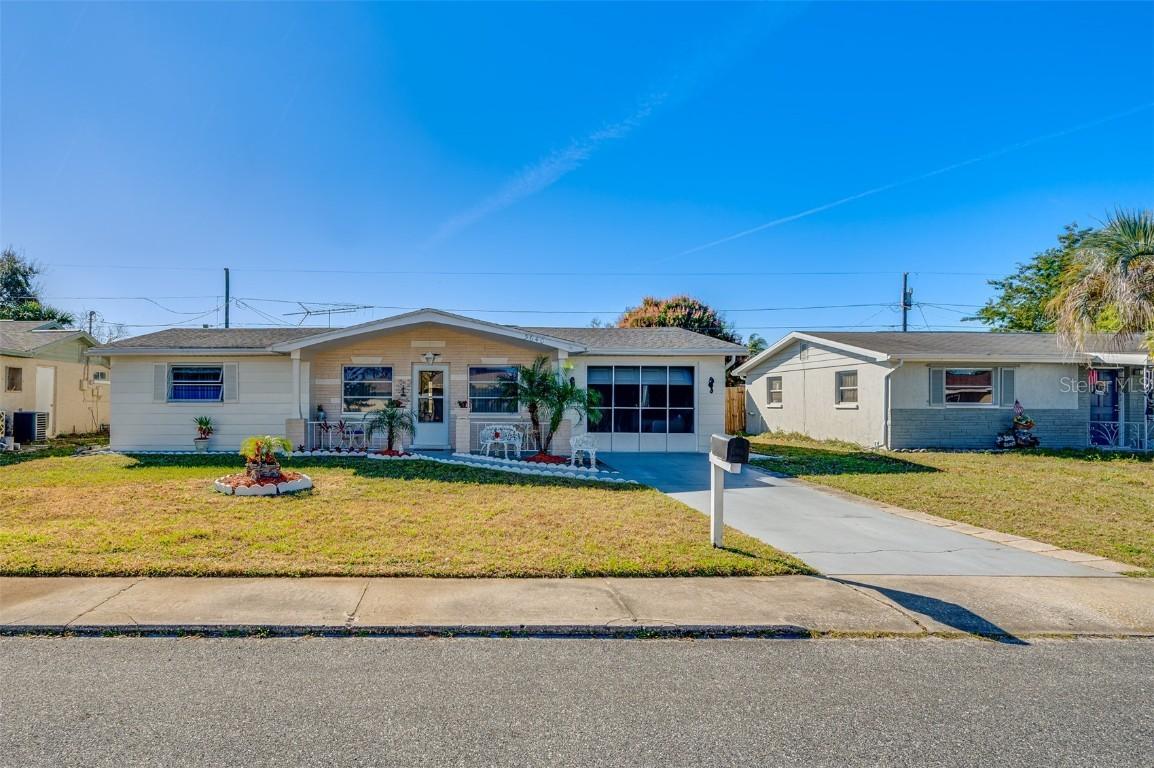 3640 Dickens Dr, Holiday, FL 34691