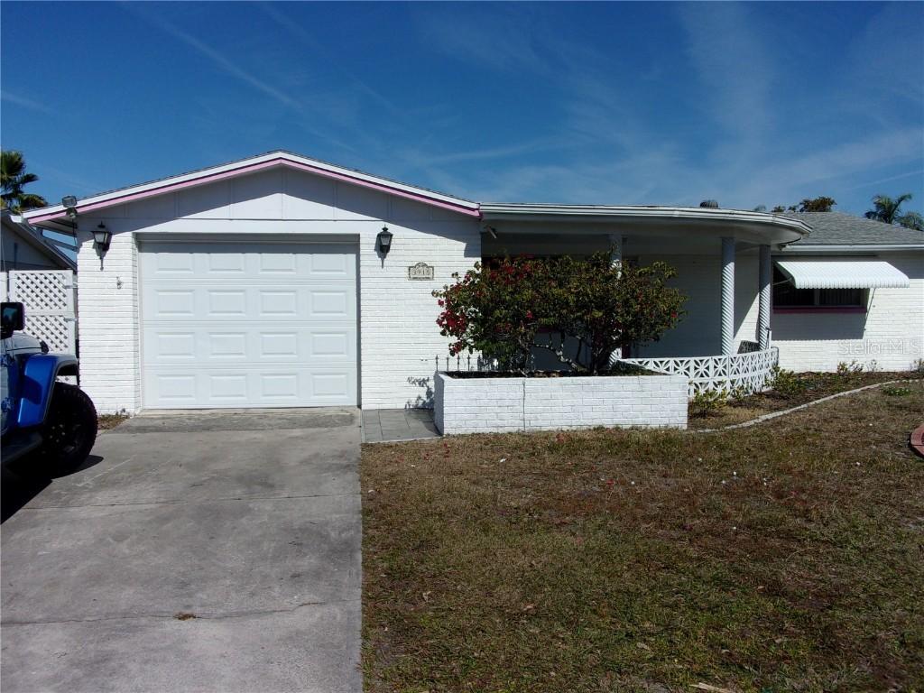 3915 Darlington Rd., Holiday, FL 34691
