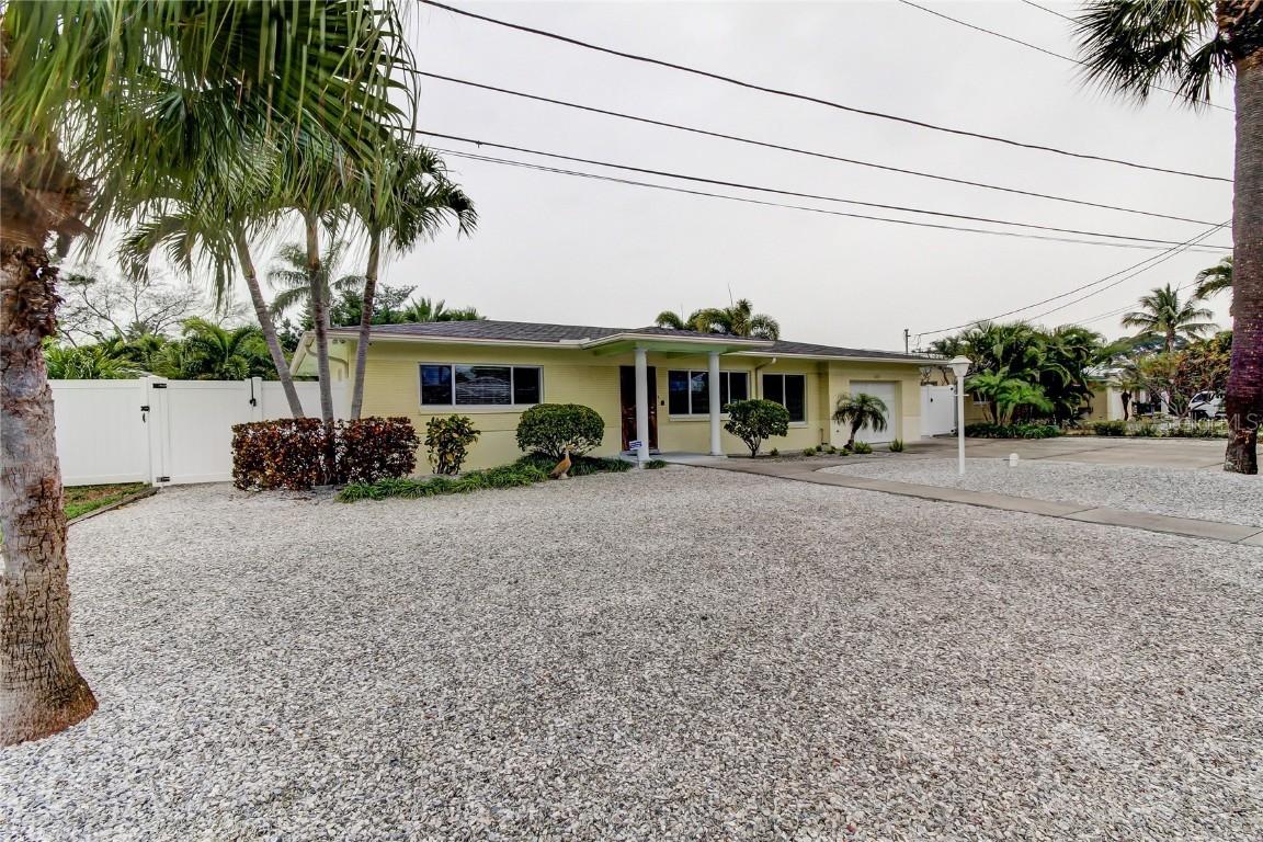 517 39th Ave., St Pete Beach, FL 33706