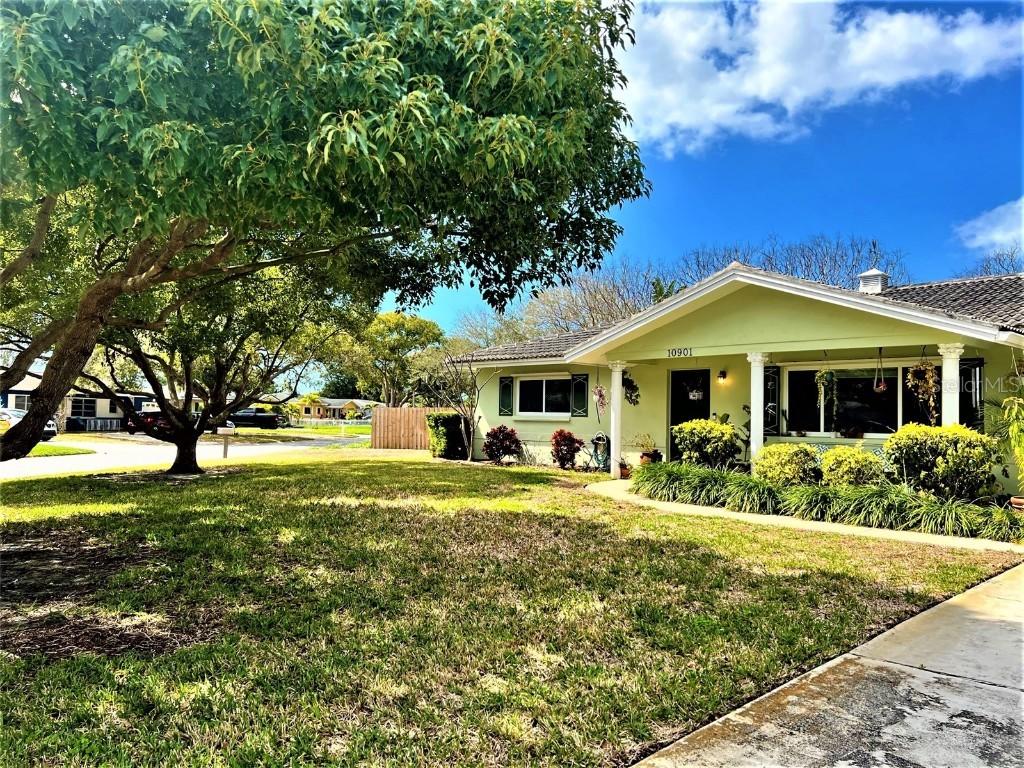 10901 88th Ave., Seminole, FL 33772