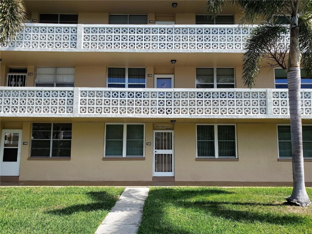 4915 Bay St. #120, St Petersburg, FL 33703