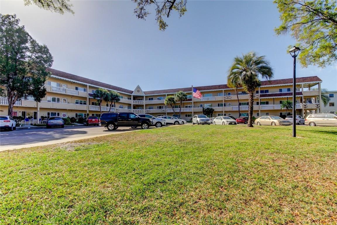 2040 World Parkway Blvd. #40, Clearwater, FL 33763