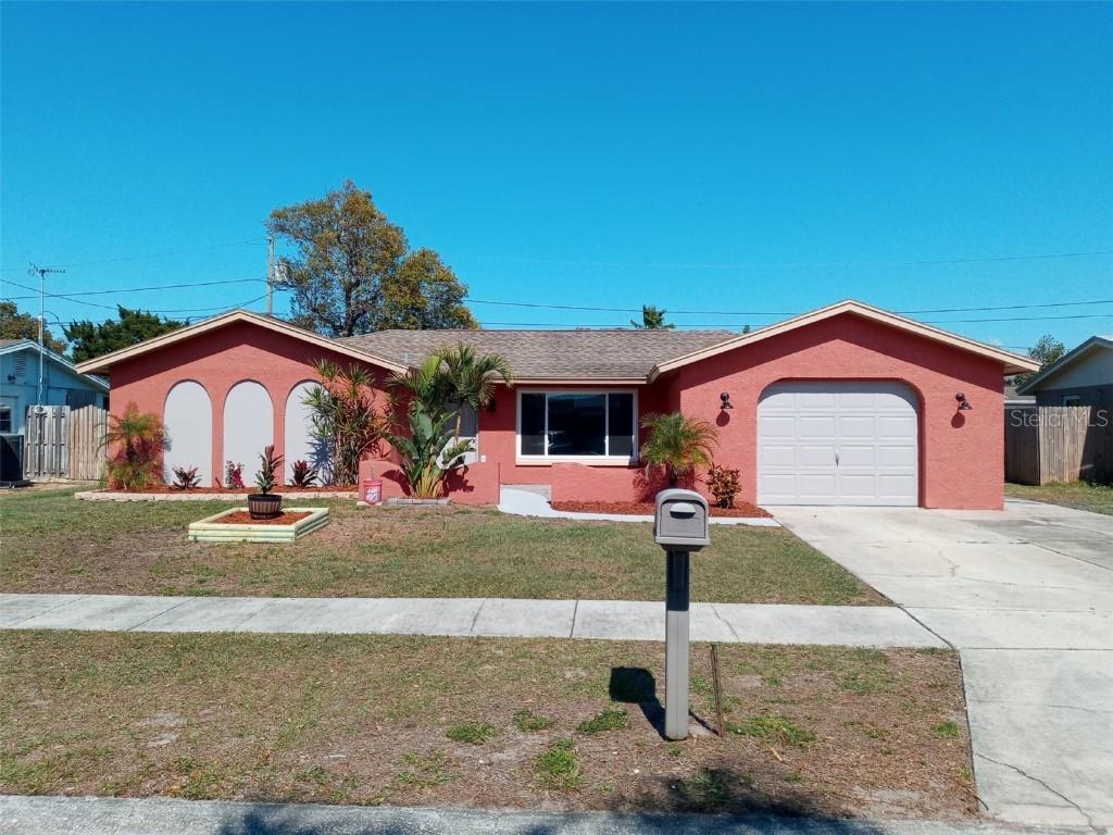 1100 Rushmore Dr., Holiday, FL 34690