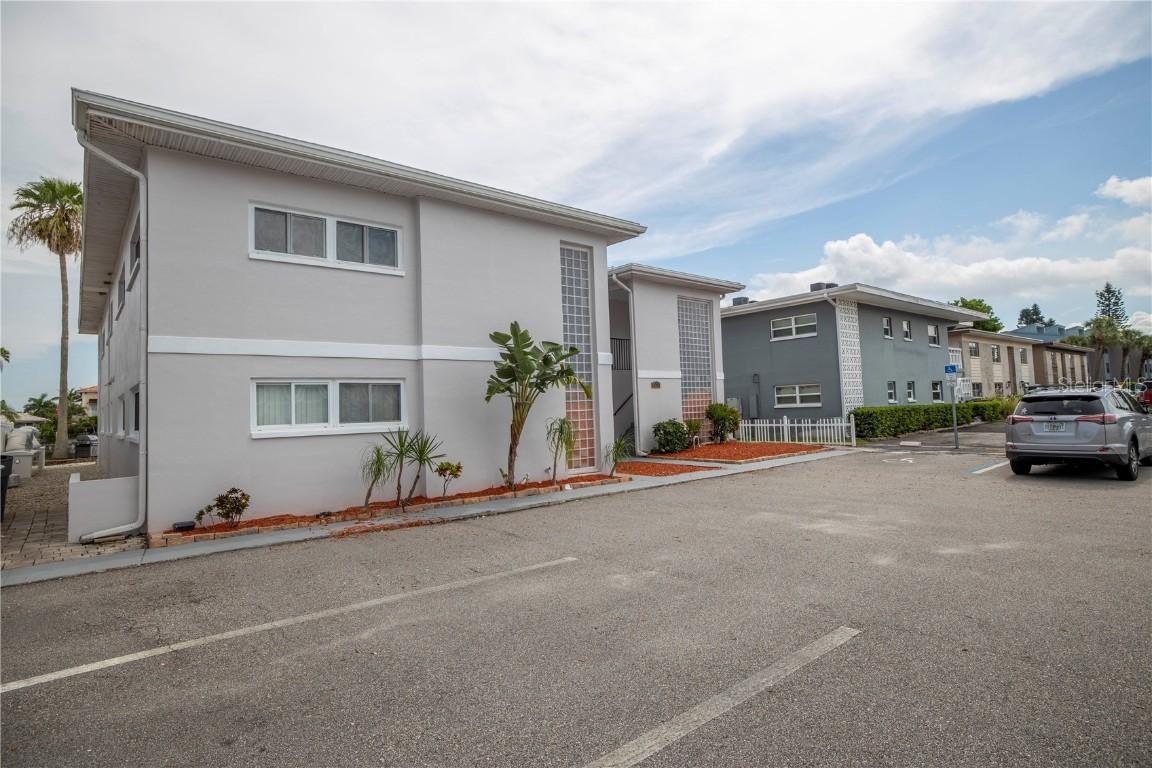 11975 3rd St. #1, Treasure Island, FL 33706