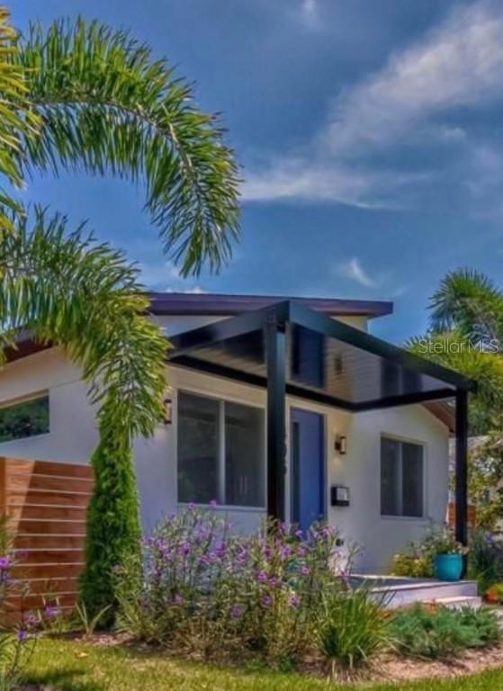 1066 16th Ave., St Petersburg, FL 33705