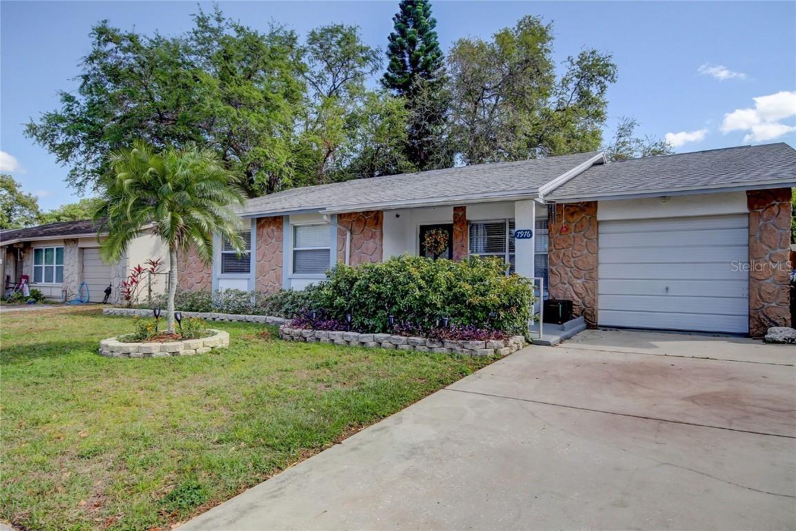 7976 Shadow Run Dr., Largo, FL 33773