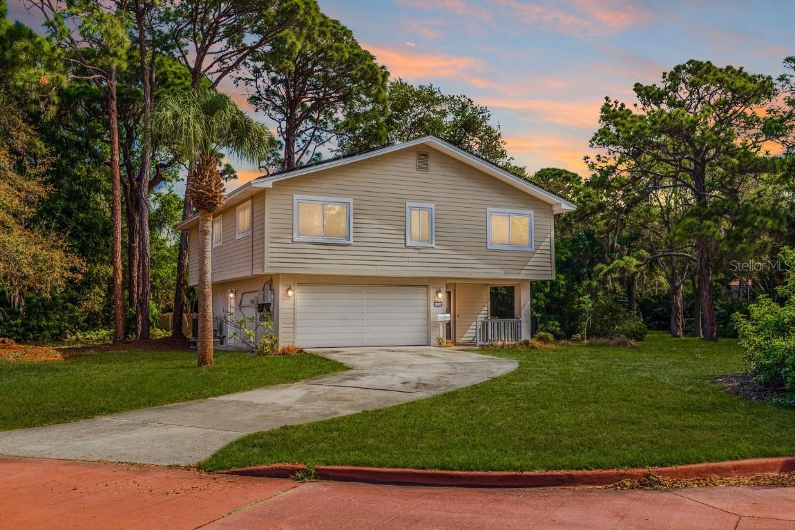 1300 Pleasant Way, St Petersburg, FL 33705