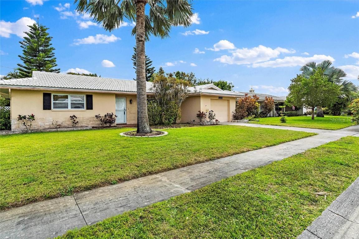 11172 60th Ave., Seminole, FL 33772