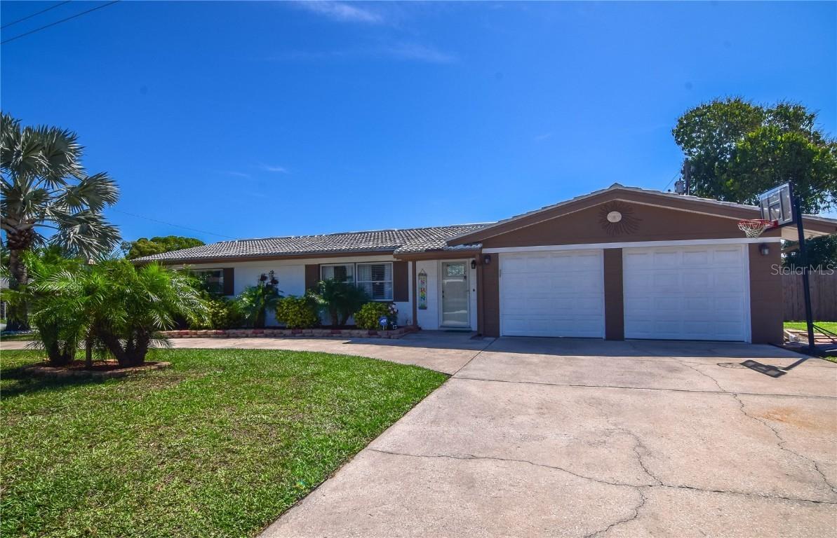8199 N 115th St., Seminole, FL 33772