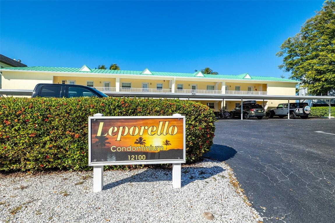 12100 Capri Cir. #102, Treasure Island, FL 33706