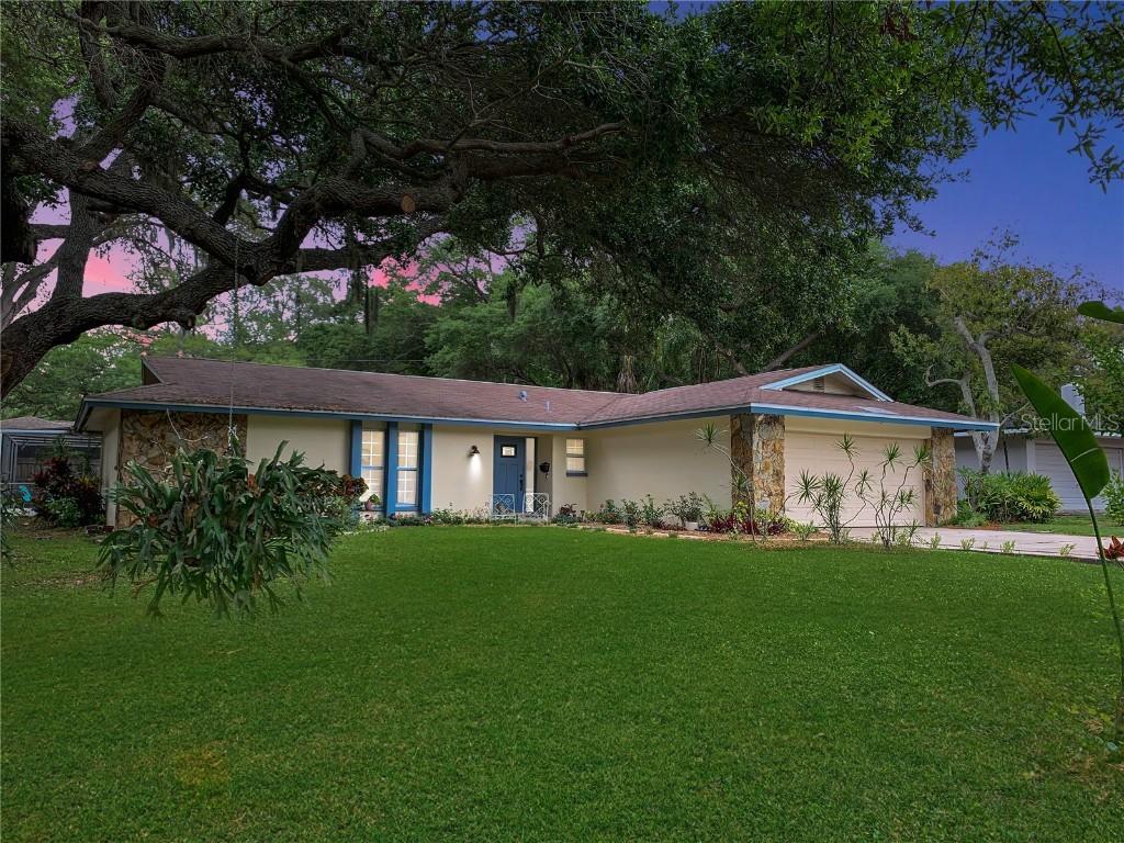 1727 Armistead Pl., St Petersburg, FL 33712