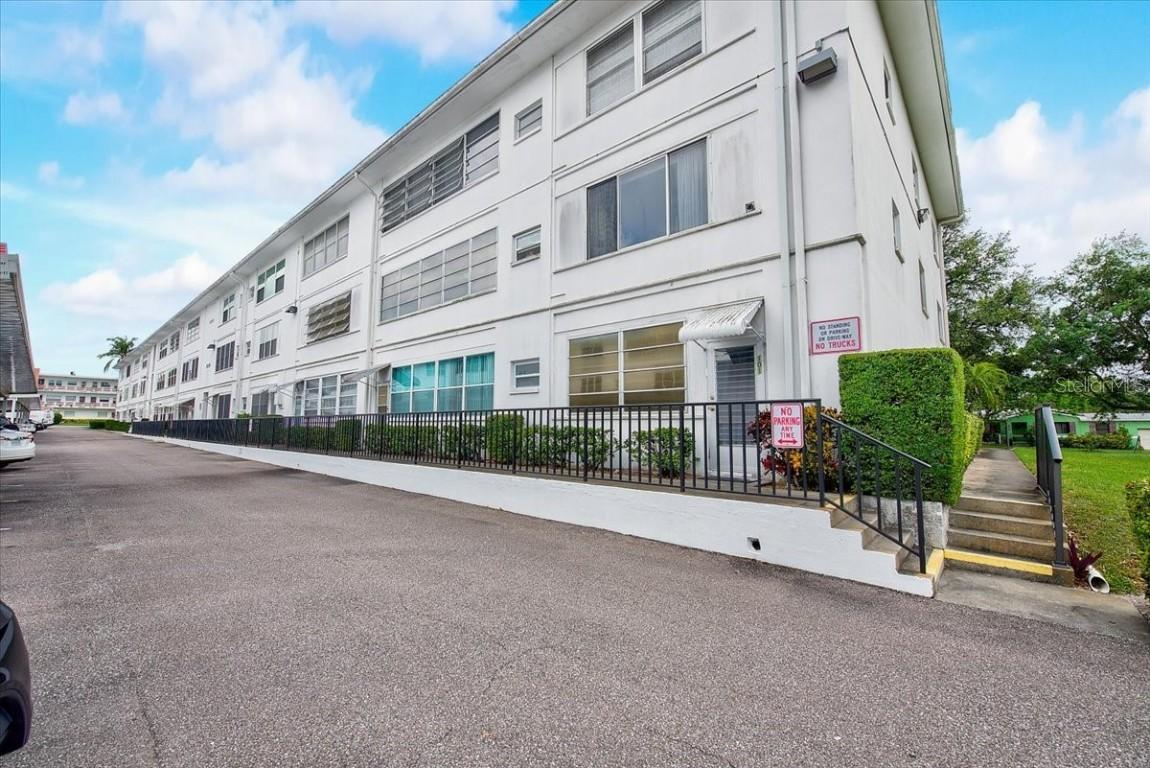 5155 9th Ave. #202, St Petersburg, FL 33710