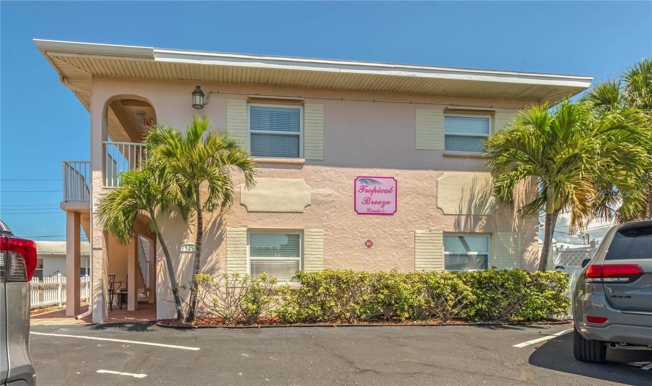 525 73rd Ave. #4, St Pete Beach, FL 33706
