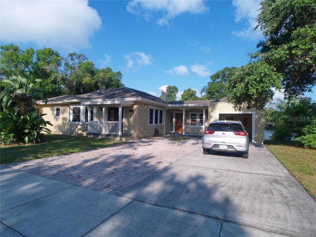 300 Orangeview Ave., Clearwater, FL 33755