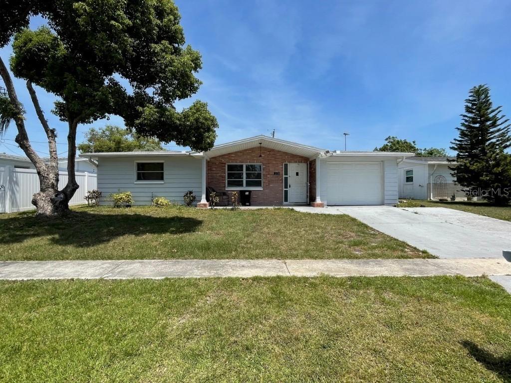 2138 Lyra Dr., Holiday, FL 34690