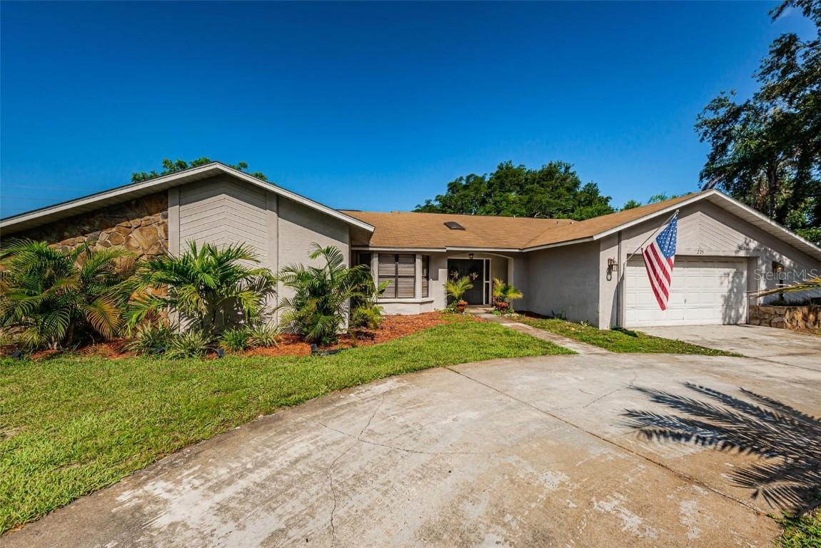 209 Normandy Cir., Palm Harbor, FL 34683