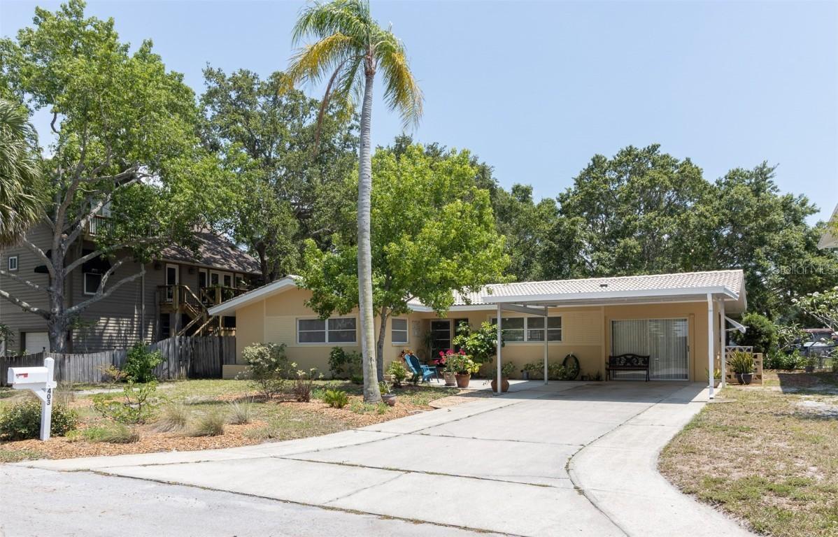 403 Orchid Ln., Palm Harbor, FL 34683