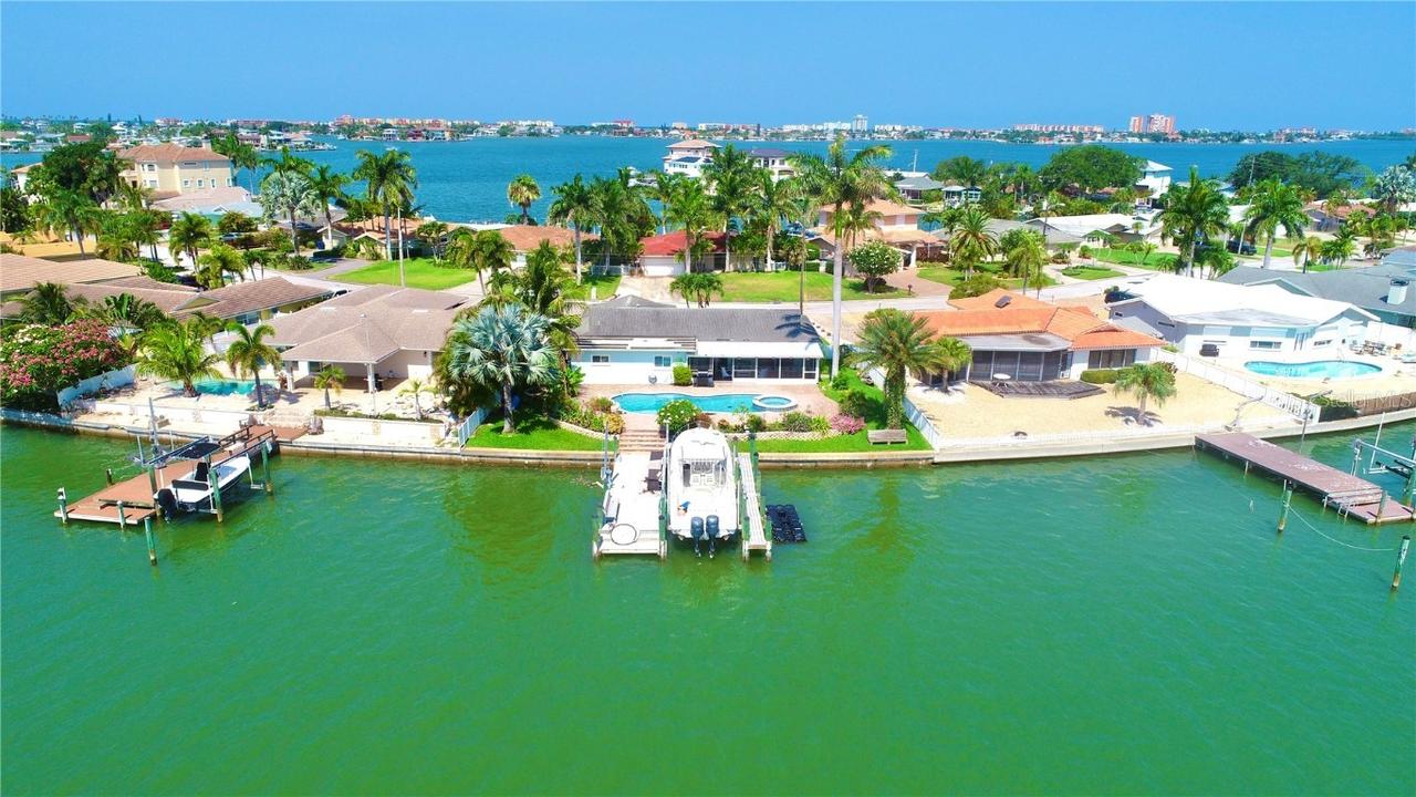 5667 Bayview Dr., Seminole, FL 33772