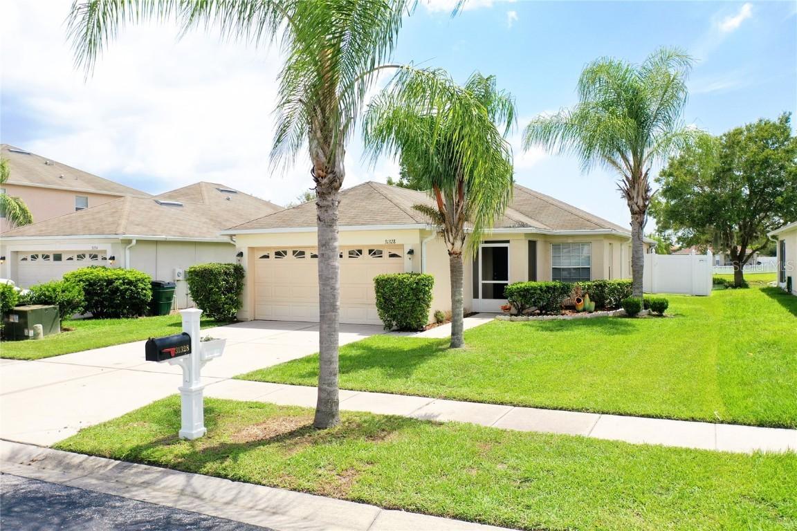 31328 Makinaw Ln., Wesley Chapel, FL 33545