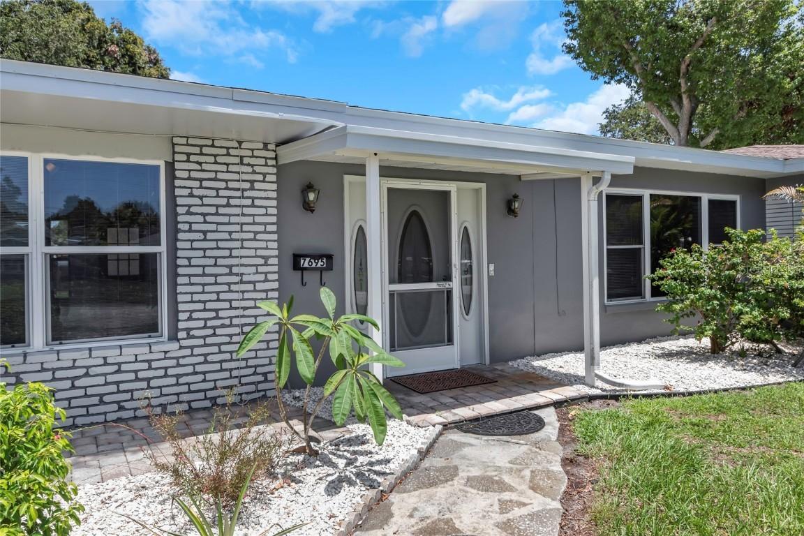 7695 14th Ave., St Petersburg, FL 33710