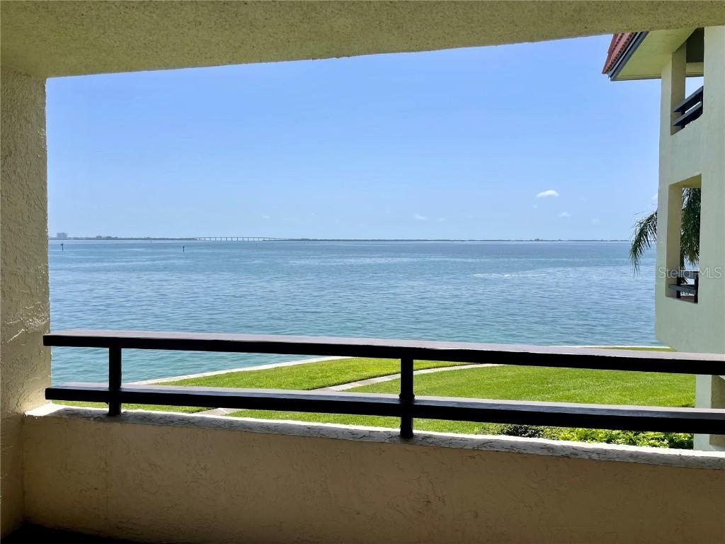 135 1st St. #101, Tierra Verde, FL 33715