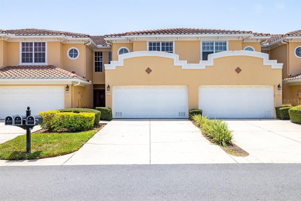 255 Valencia Cir., St Petersburg, FL 33716