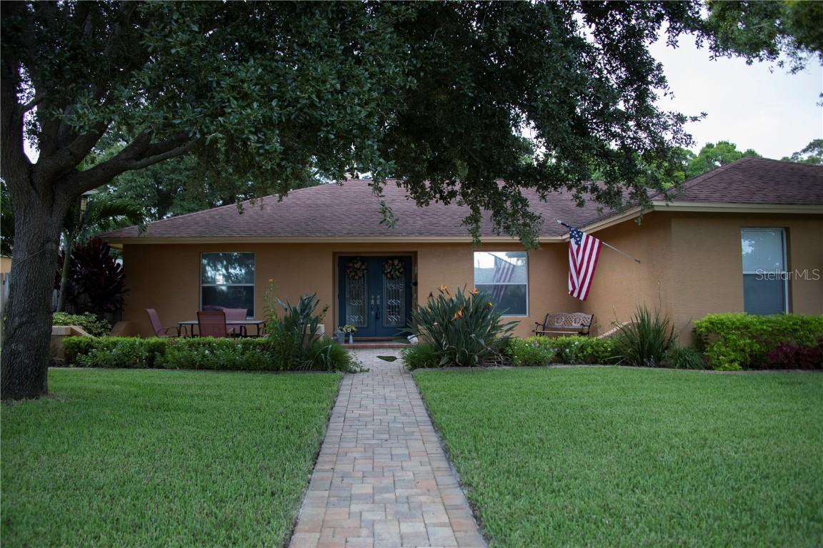 110 Normandy Cir., Palm Harbor, FL 34683