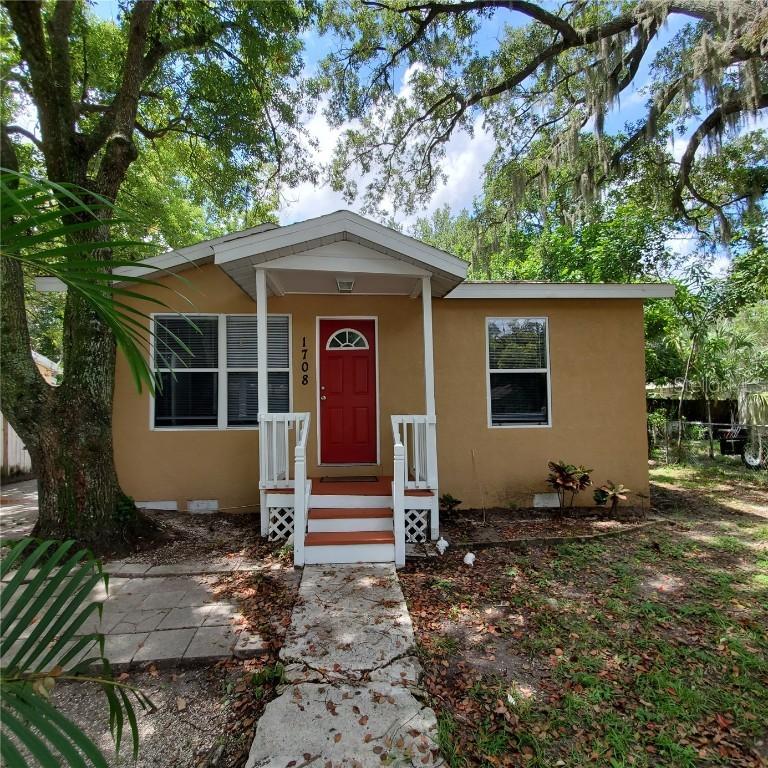 1708 6th Ave., Bradenton, FL 34208