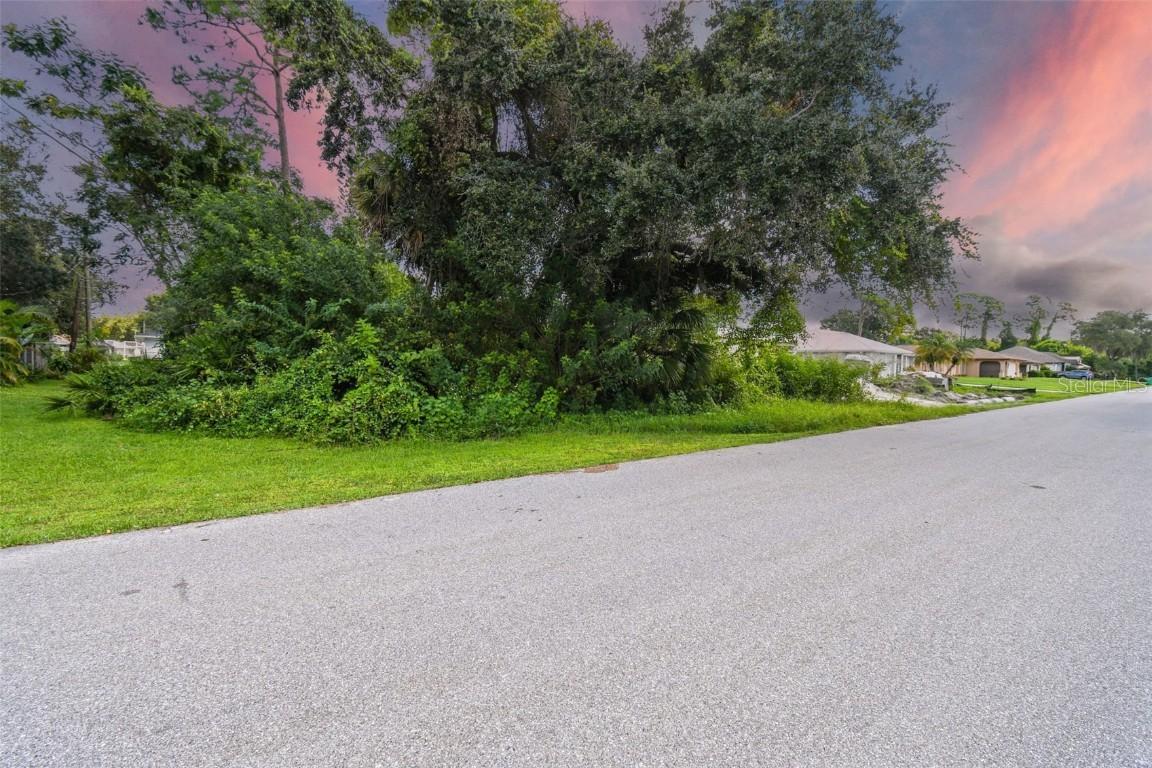21168 Chatburn Ave., Port Charlotte, FL 33952