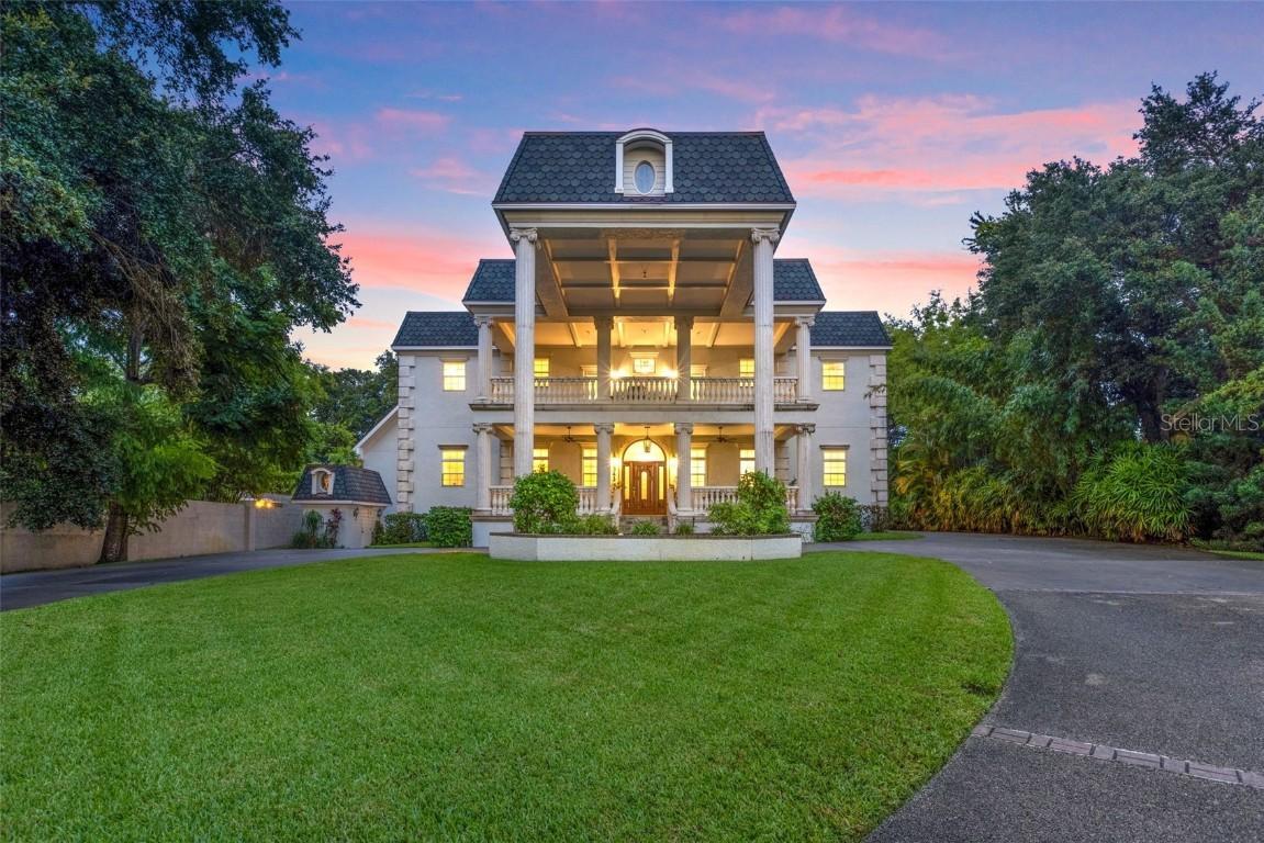 343 Bluff View Dr., Belleair Bluffs, FL 33770