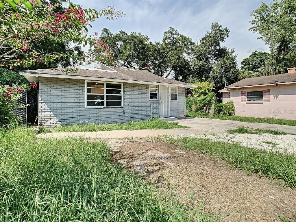 3755 10th Ave., St Petersburg, FL 33711