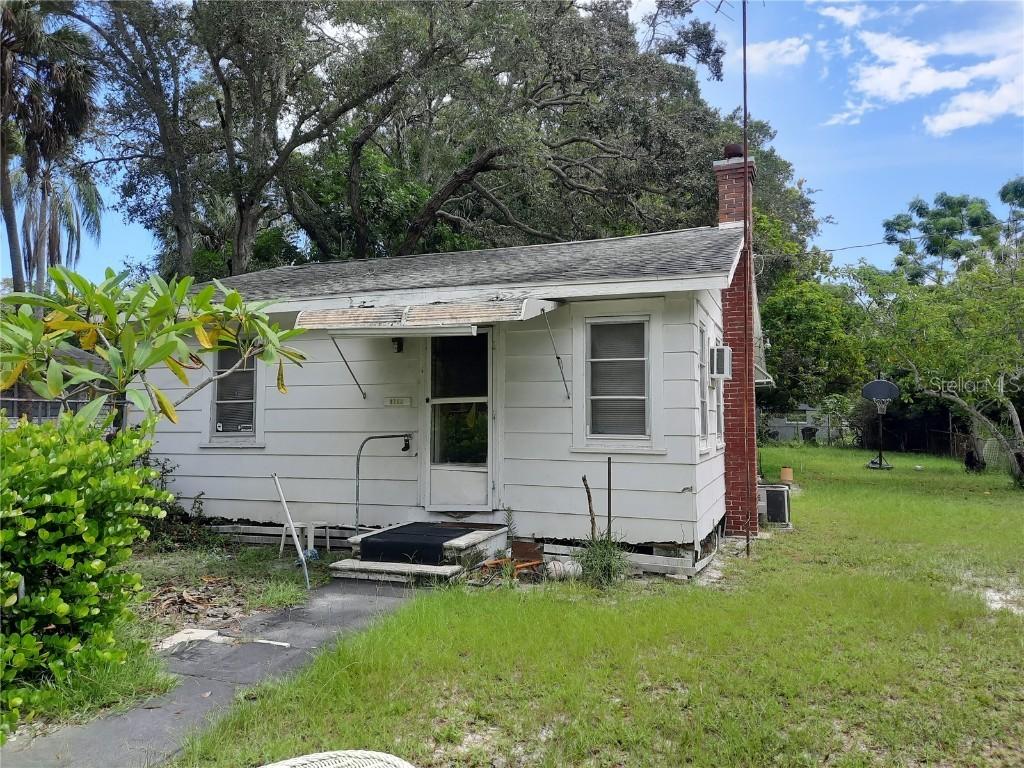 1766 Newark St., St Petersburg, FL 33711