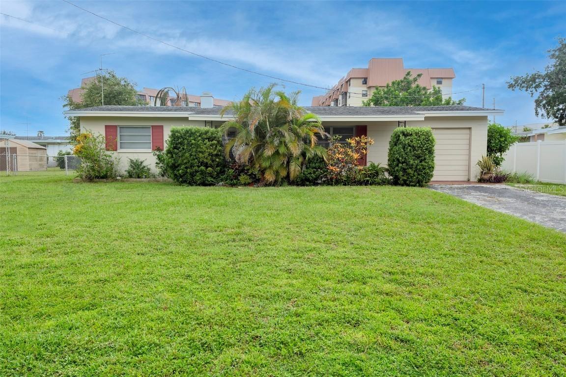 10950 Valencia Ter., Seminole, FL 33772