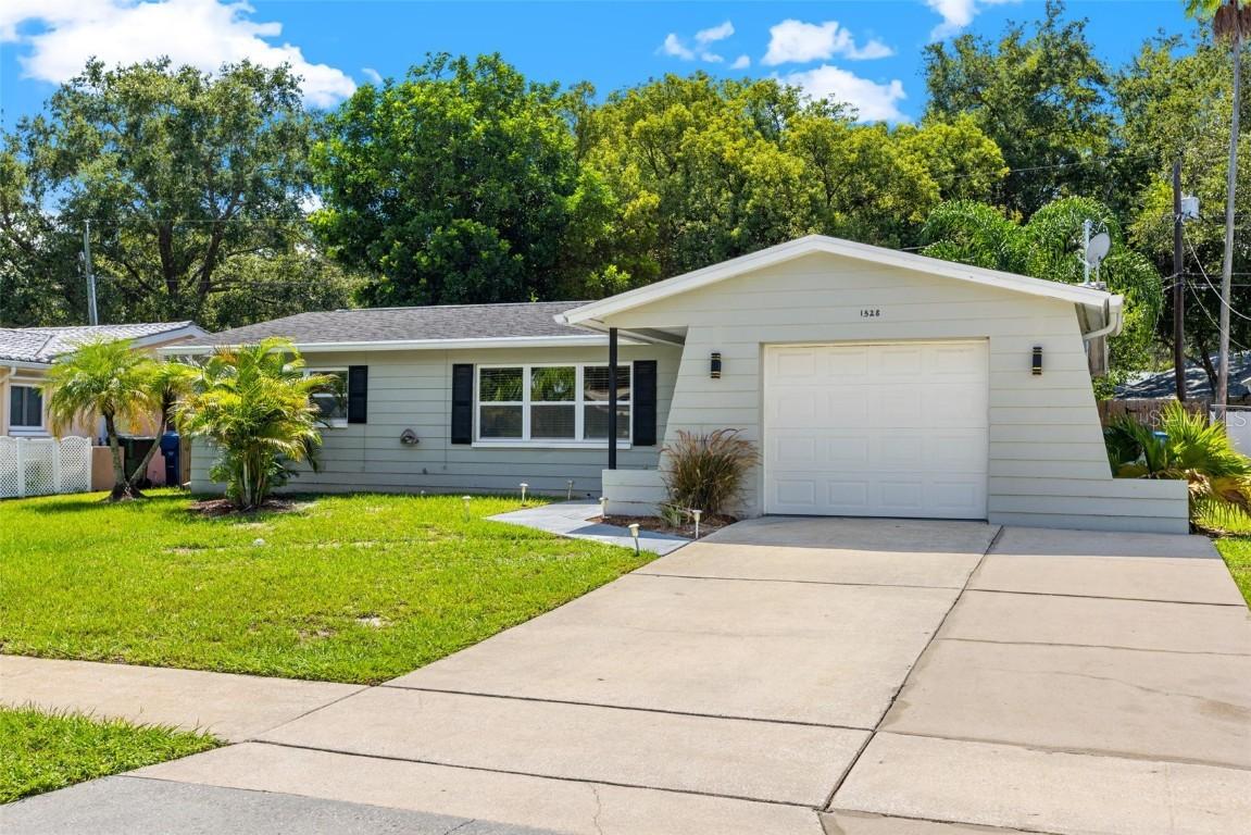 1528 Simmons Dr., Clearwater, FL 33756