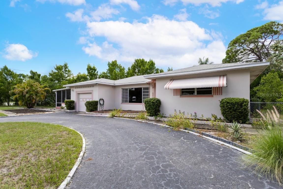 2015 Gray St., Gulfport, FL 33707