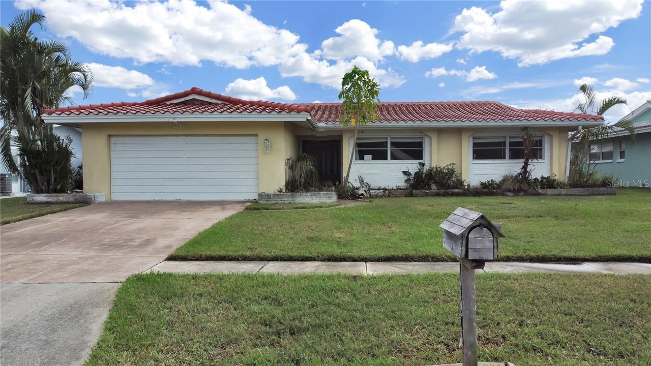 14906 Crown Dr., Largo, FL 33774