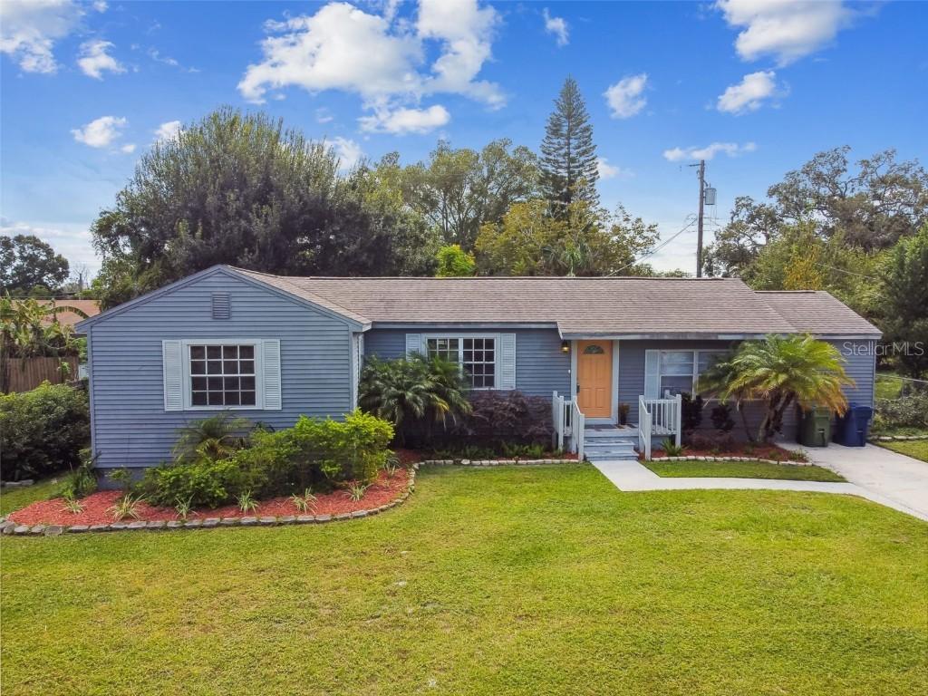 1528 W River Shore Way, Tampa, FL 33603
