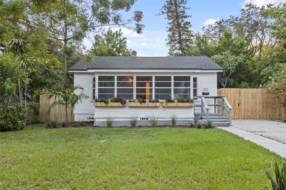 2123 42nd St., St Petersburg, FL 33711