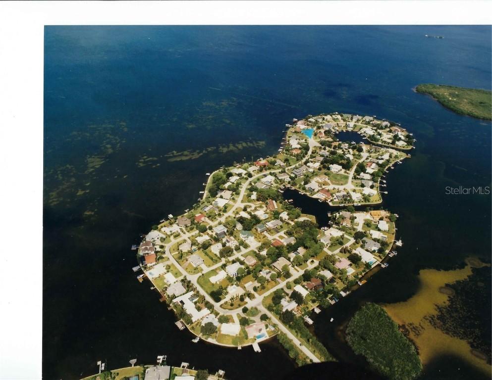105 Carlyle Cir., Palm Harbor, FL 34683
